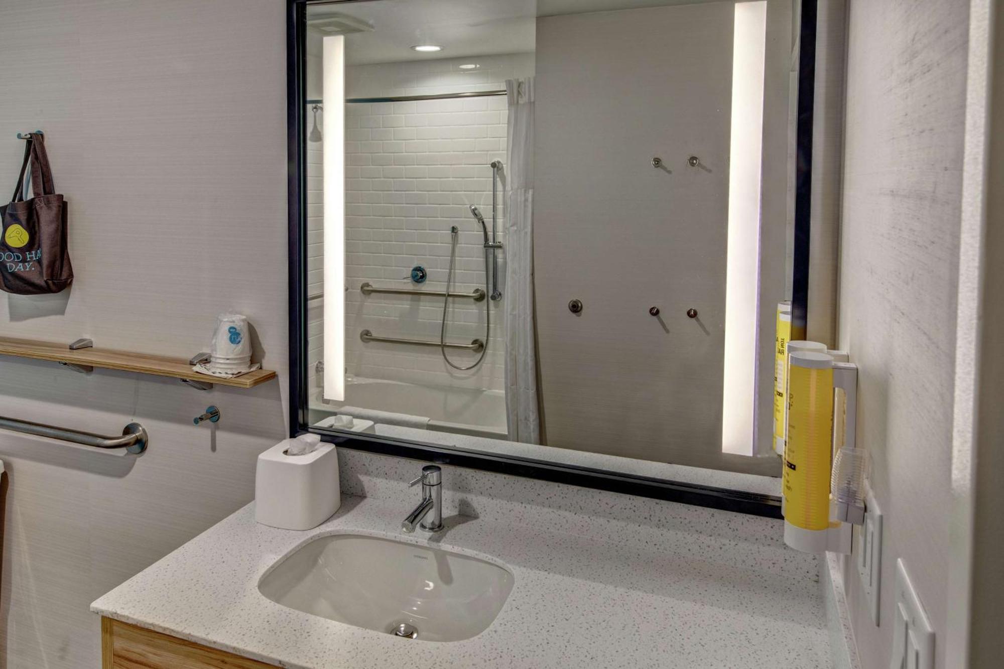 Tru By Hilton Roanoke Hollins Hotel Ngoại thất bức ảnh